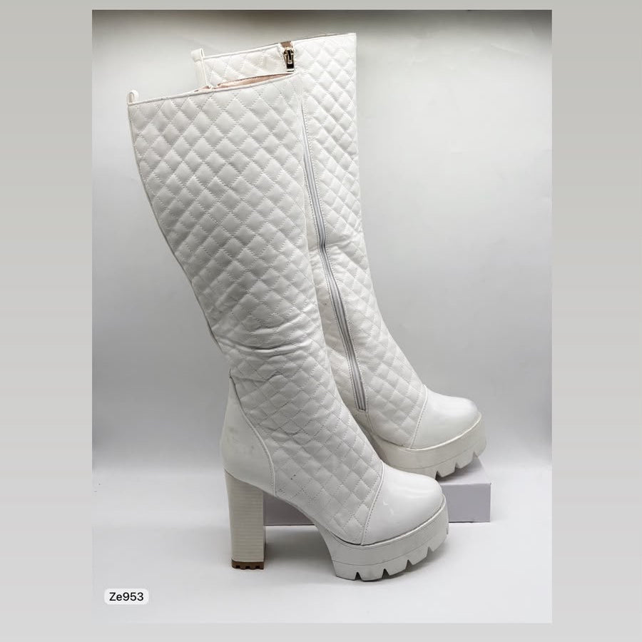 Bota caña alta blanca textura tacon 11cm 19